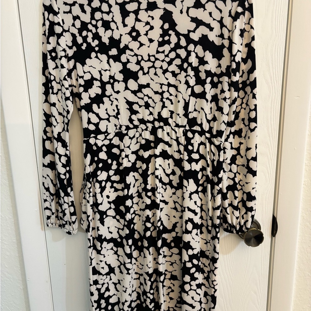 London Times petite ‘faux’ wrap dress - black and white print. NWT - Picture 2 of 7